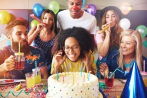 5 ideas para organizar un cumpleaños sorpresa a un amigo